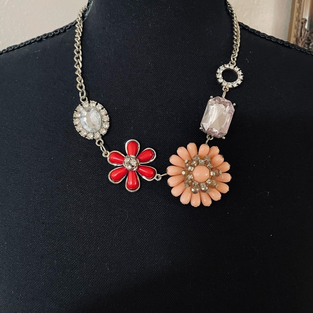 Elegant Floral Necklace with Red and Peach Accents